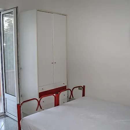 Marina Sleeps 5 Apartment *