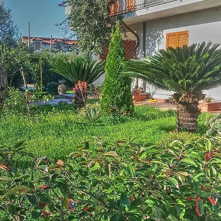 Marina Sleeps 5 Apartment